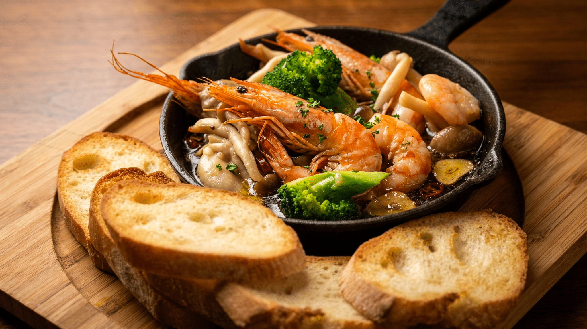 新鮮なエビの香ばしいグリル